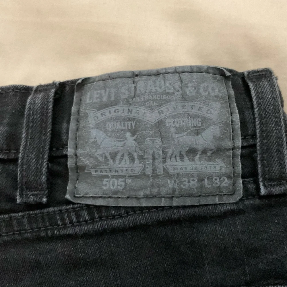 Levis classic black